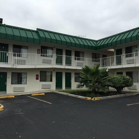 Q Lodging Extended Stay San Antonio Exterior photo