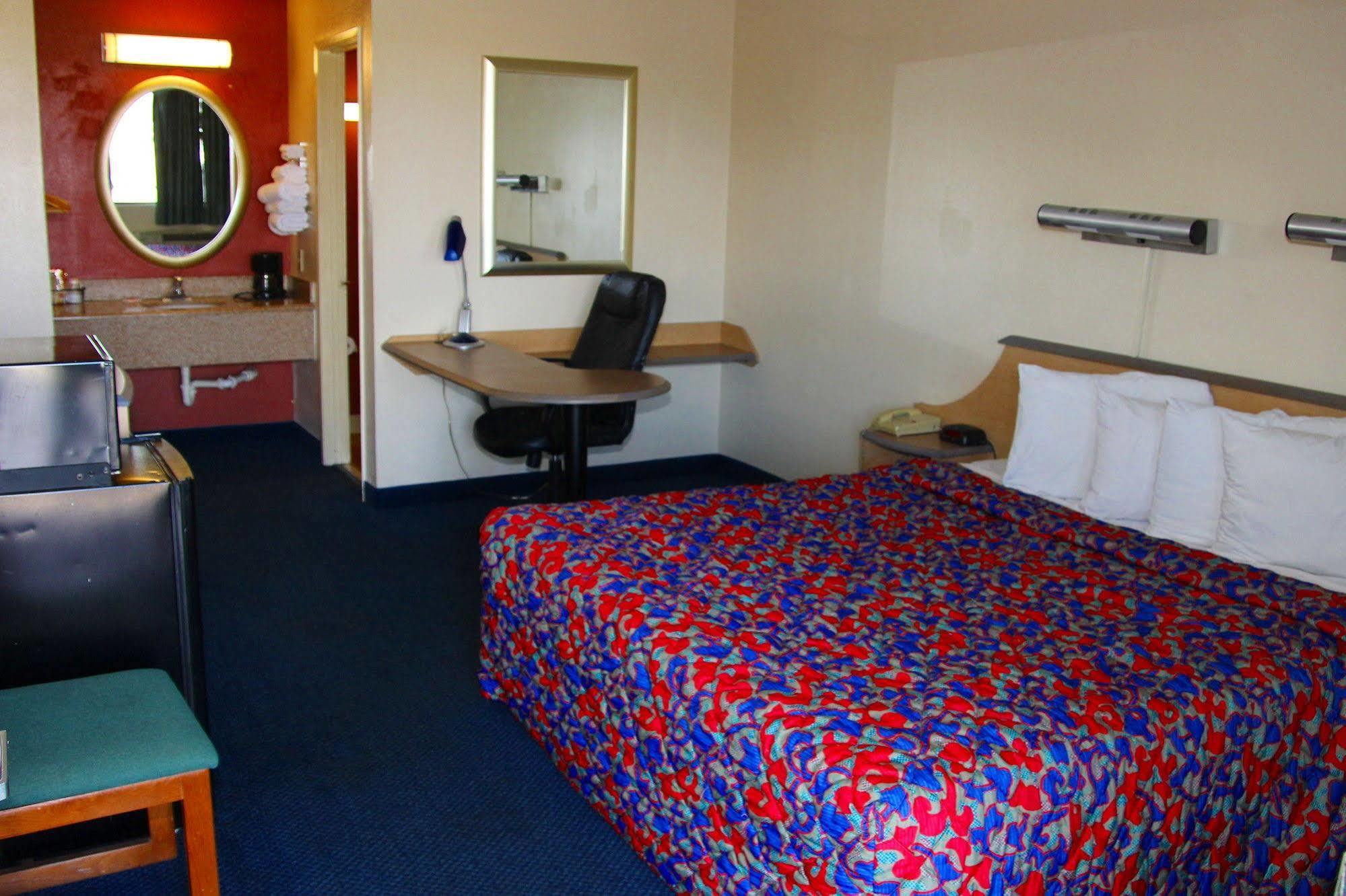 Q Lodging Extended Stay San Antonio Exterior photo