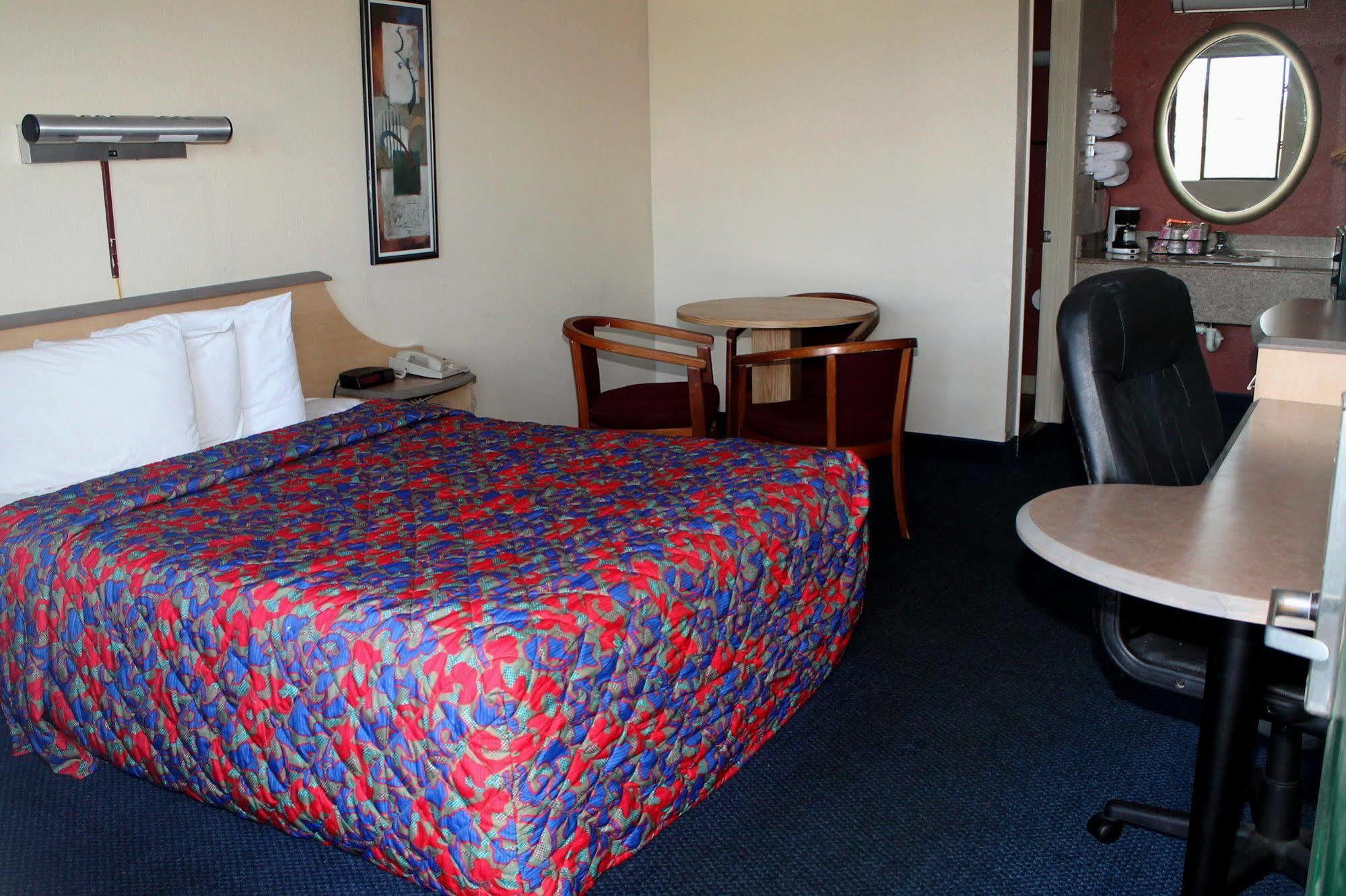 Q Lodging Extended Stay San Antonio Exterior photo
